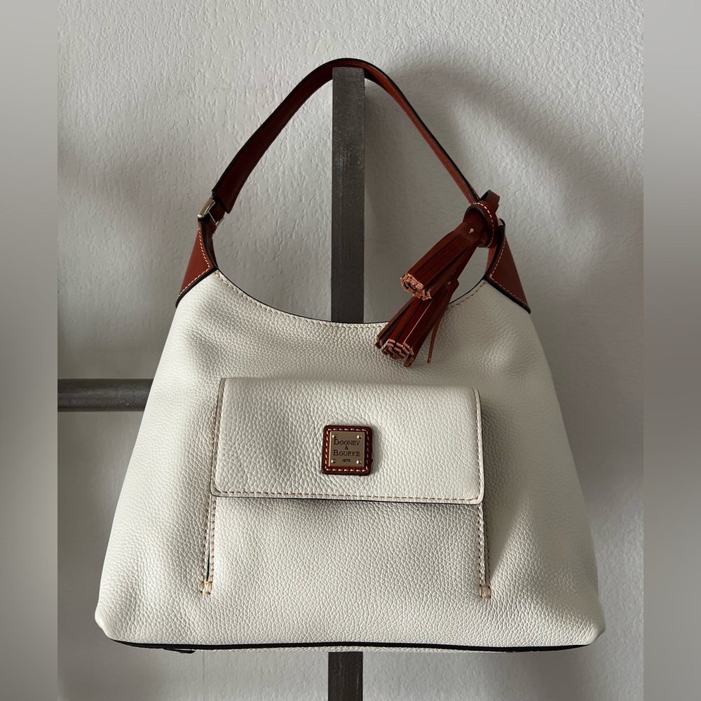 Dooney & Bourke | Pebble Grain Hobo - Picture 2 of 9